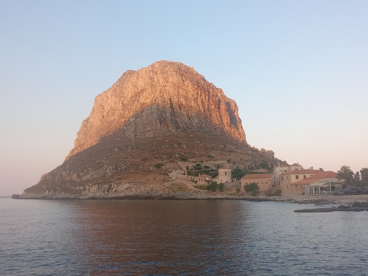 MONEMVASIA (MALVASIA): COSA VEDERE E FARE