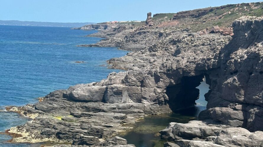 ATTRAVERSANDO LE SPIAGGE PIU’ BELLE DI SANT’ANTIOCO: ITINERARIO COMPLETO