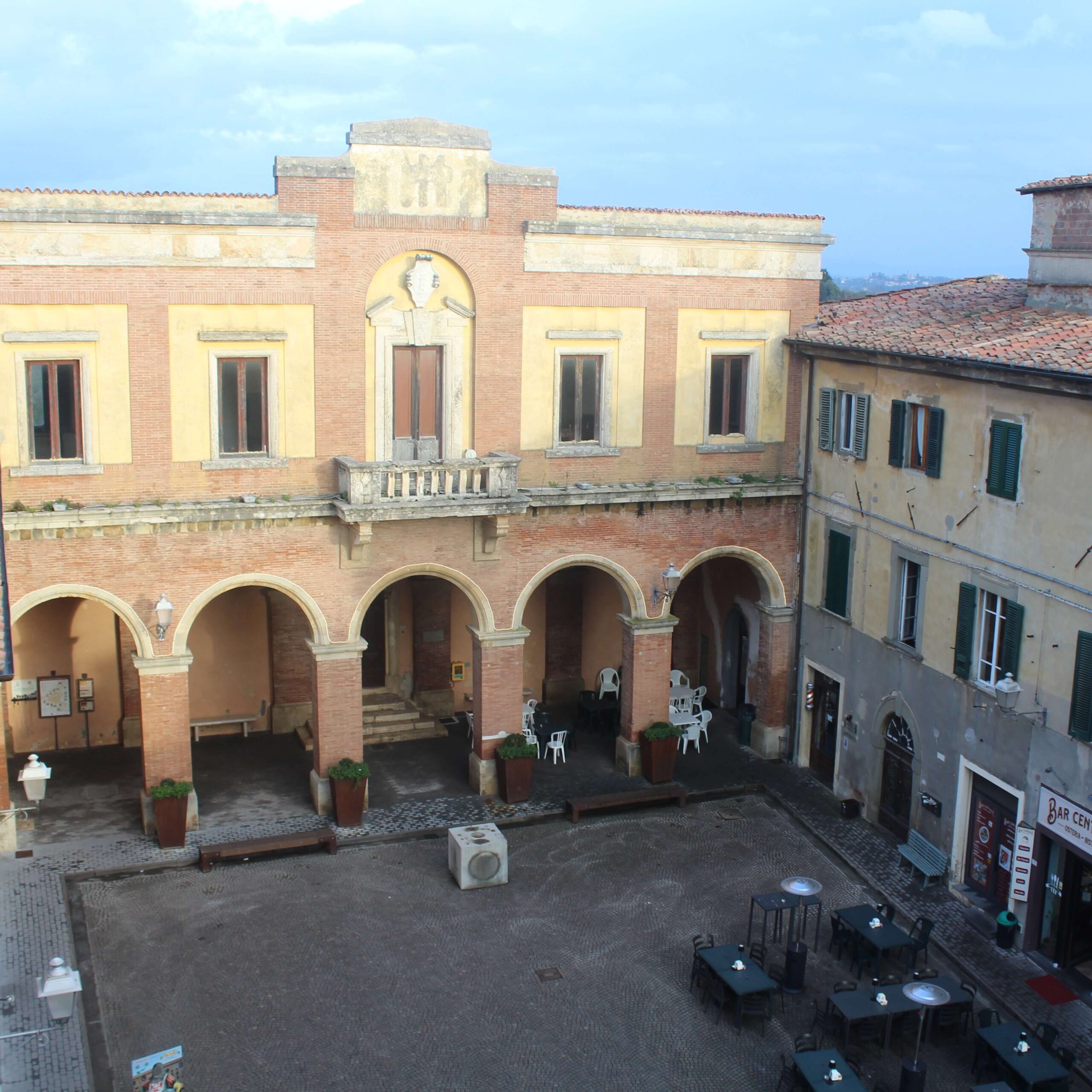 Centro di Lari